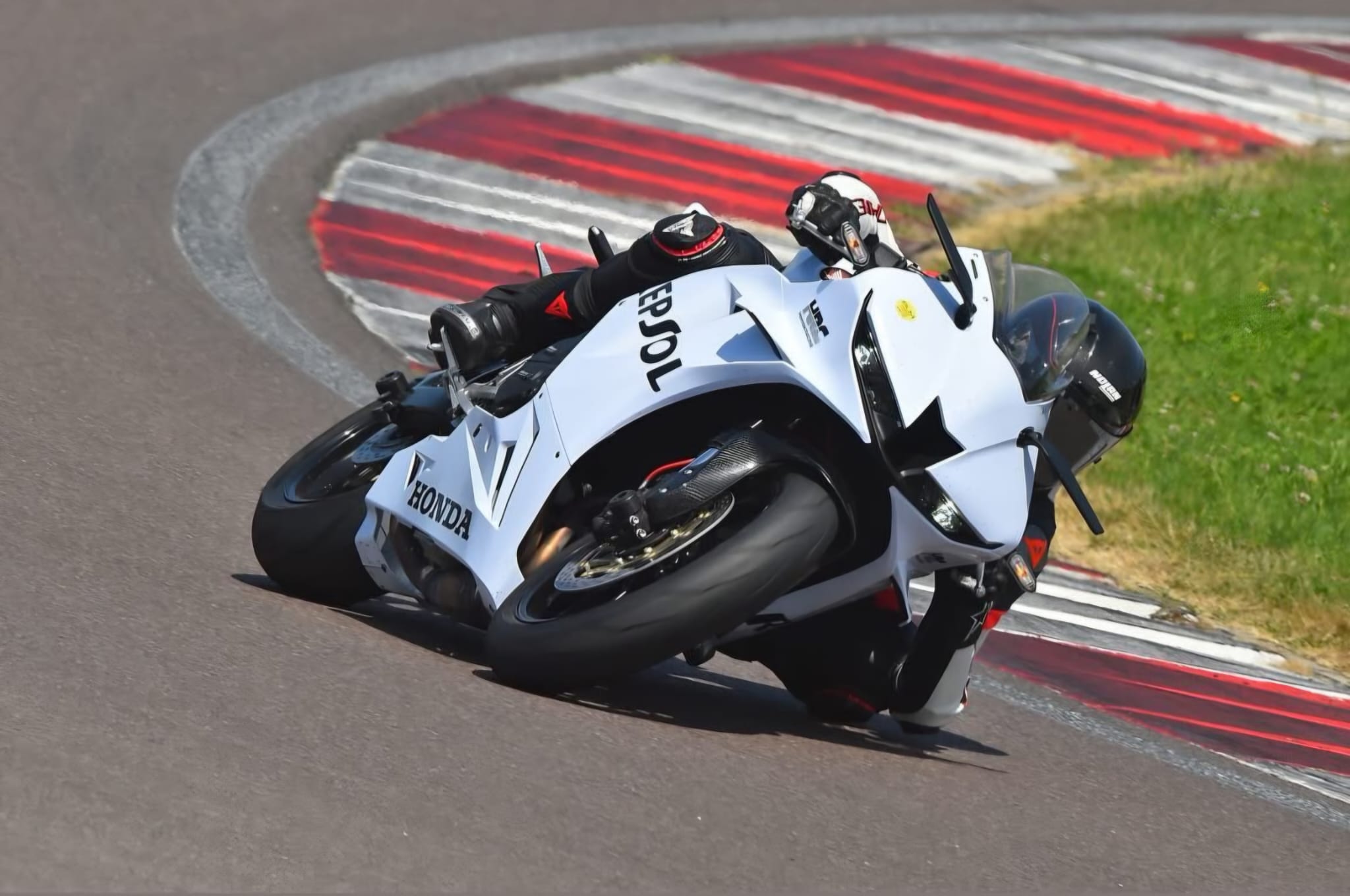 Matteo Perego in curva a Cremona Circuit